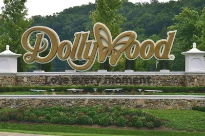 dollywood sign